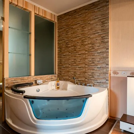 Hotell Spa Hotel Holiday 4*