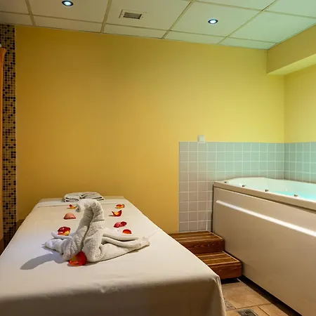 Spa Hotel Holiday Hotell 4*
